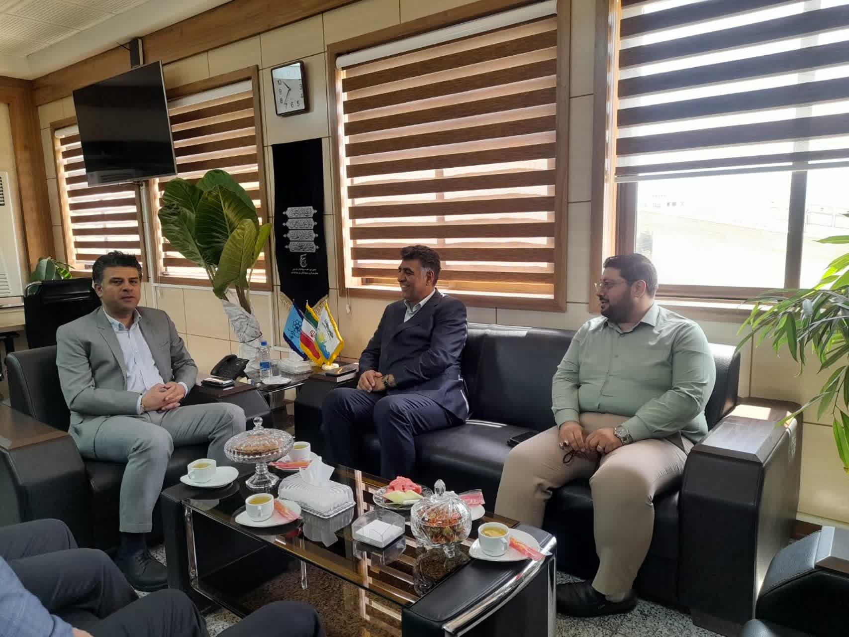 در دیدار مدیرعامل شرکت همیاران شمال شرق و شهردار منطقه 10 شهرداری مشهد، مطرح شد؛ افزایش همکاری‌های متقابل