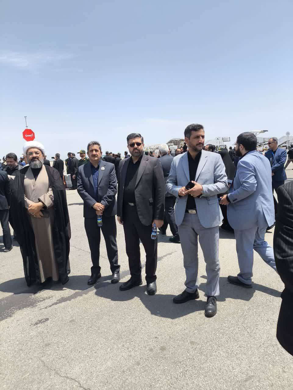 استقبال از پیکر خادم‌الرضا (ع)  در فرودگاه شهید هاشمی‌نژاد مشهد